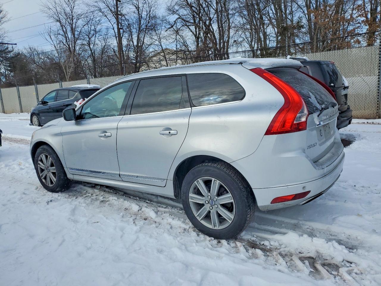 2016 VOLVO XC60