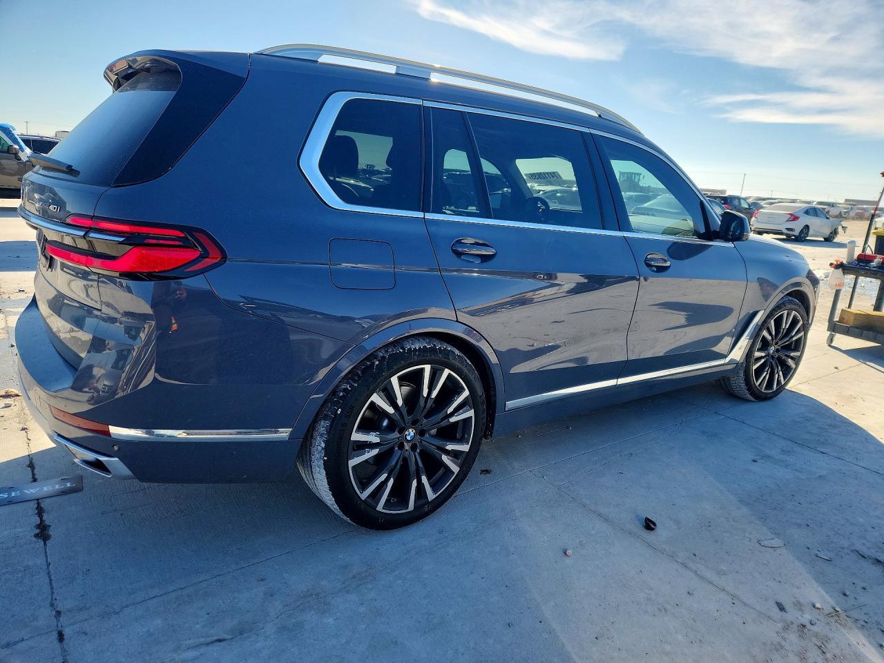 2025 BMW X7