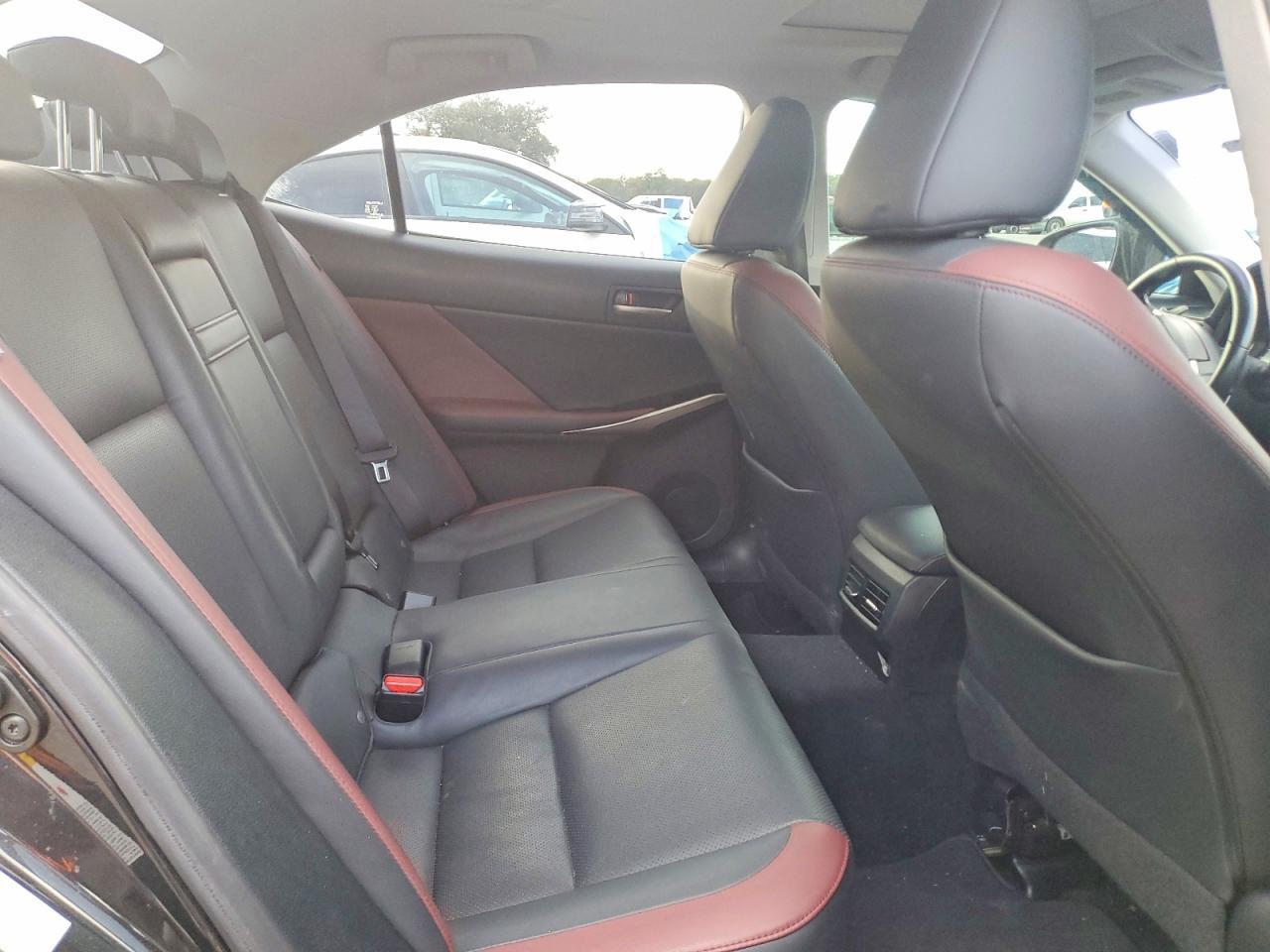 2017 LEXUS IS 200t