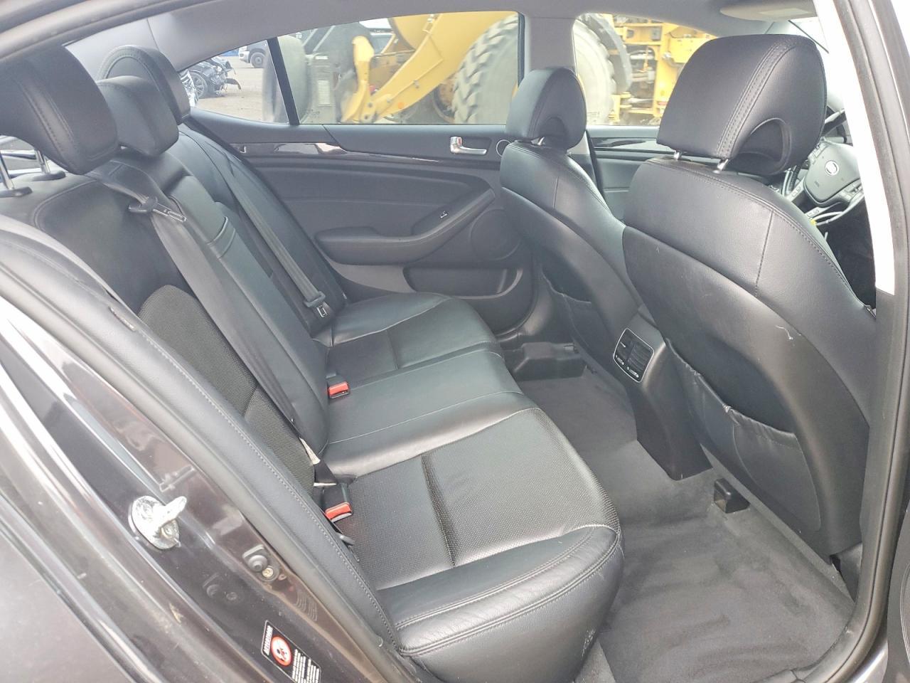 2014 KIA Cadenza