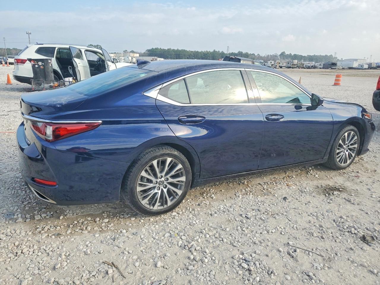 2019 LEXUS ES 350