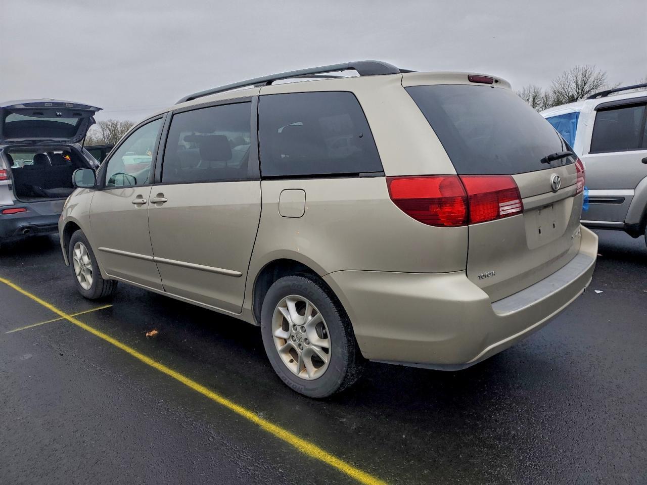 2004 TOYOTA SIENNA