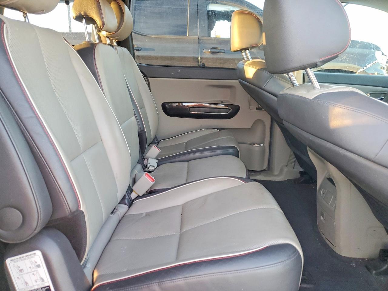 2016 KIA SEDONA
