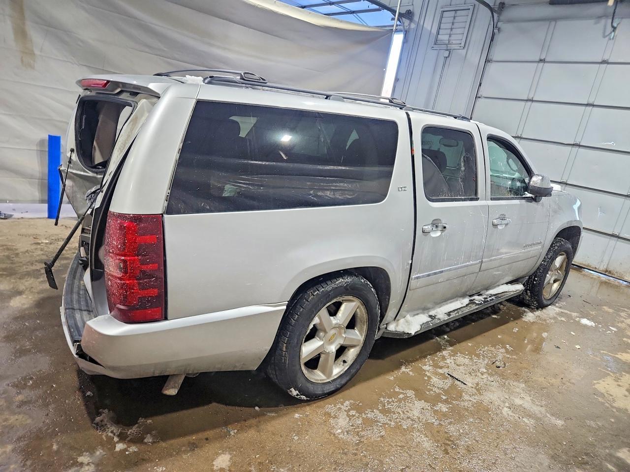 2013 CHEVROLET Suburban