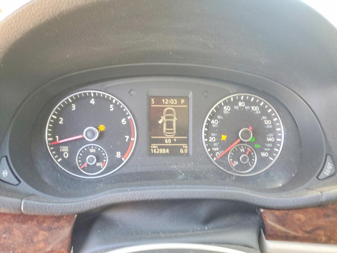 2012 VOLKSWAGEN Passat