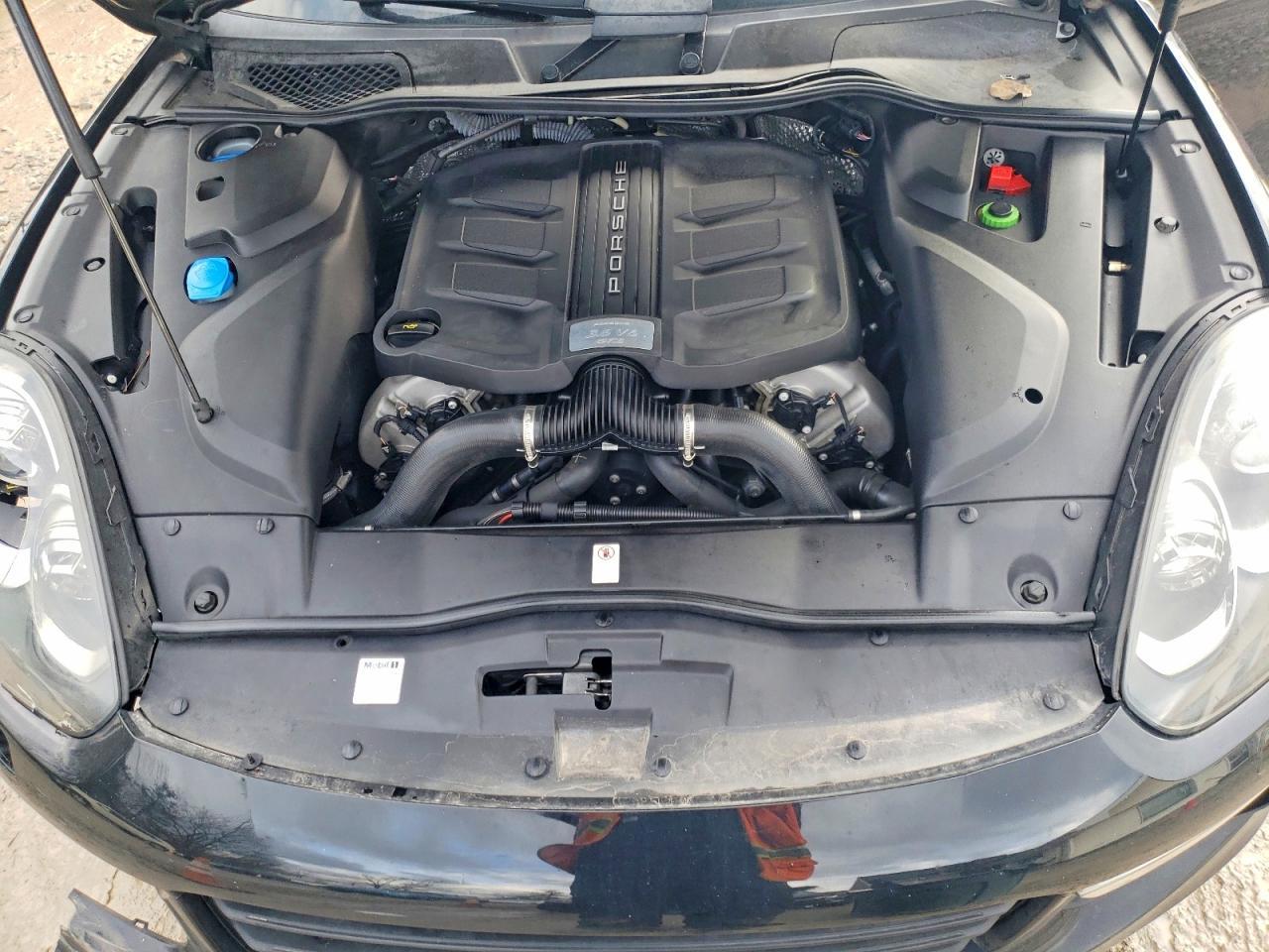 2017 PORSCHE CAYENNE