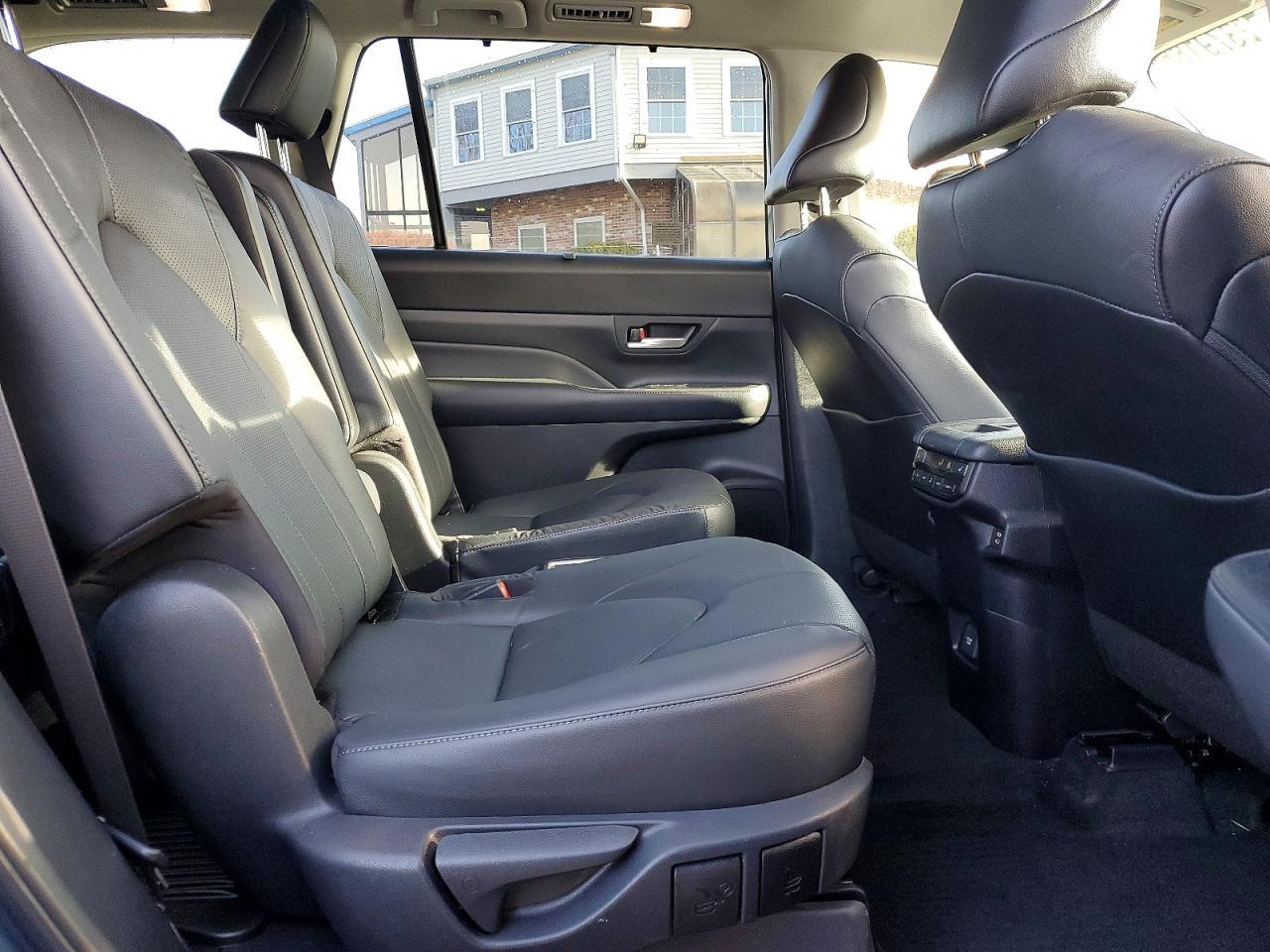 2024 TOYOTA HIGHLANDER