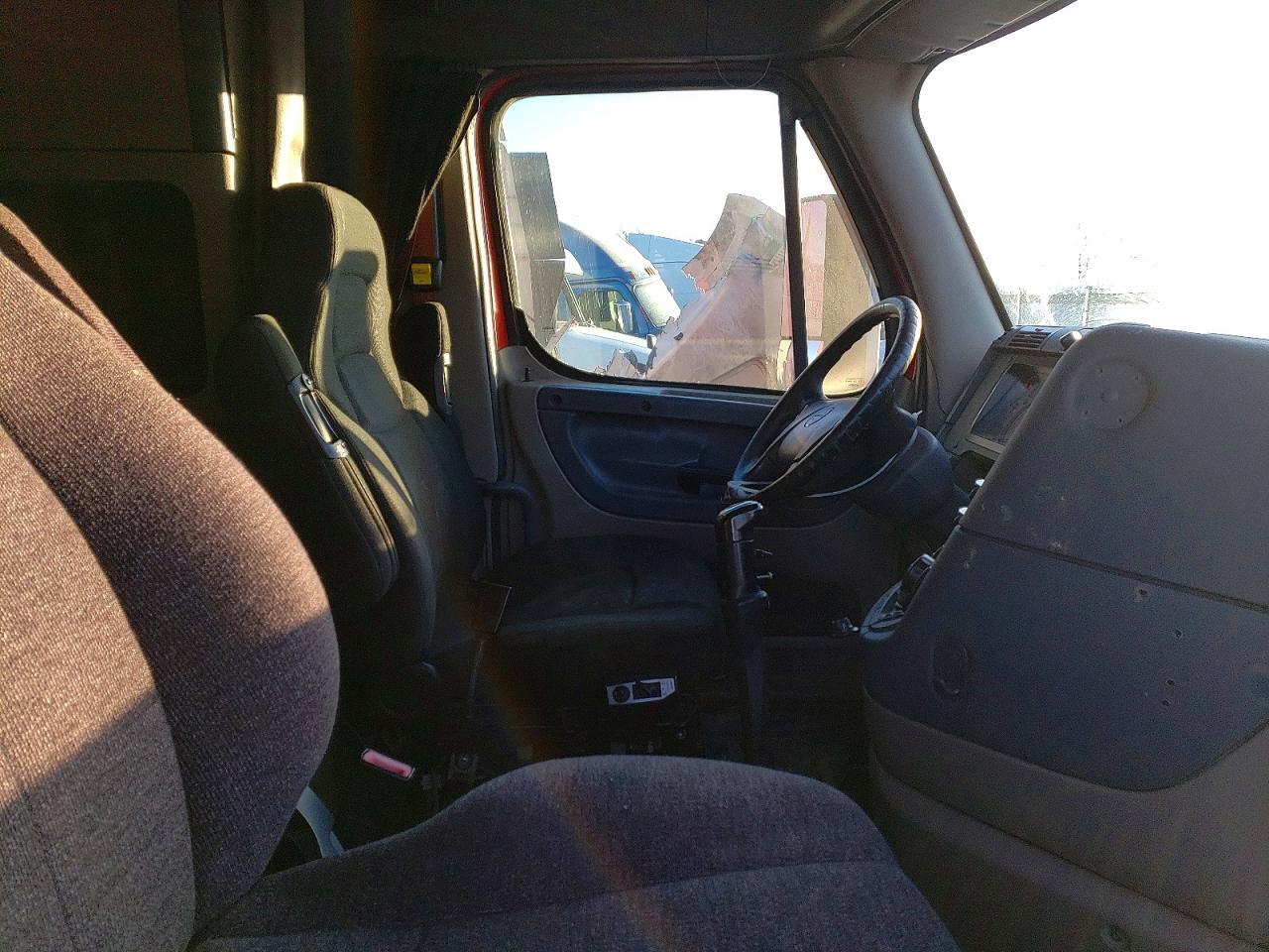 2015 FREIGHTLINER CASCADIA