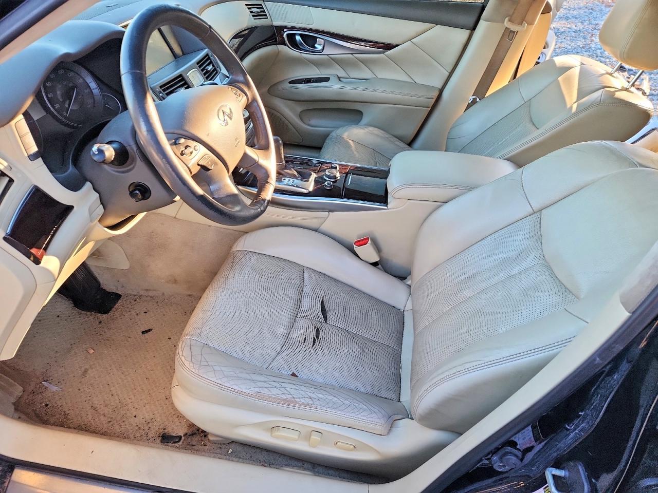 2015 INFINITI Q70
