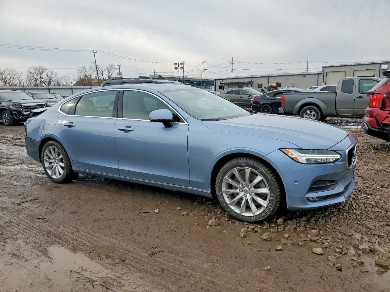 2018 VOLVO S90