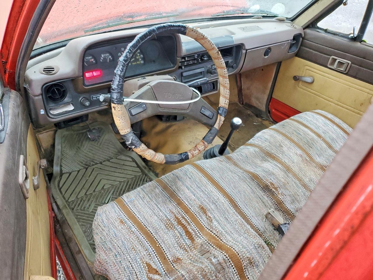 1983 TOYOTA Pickup
