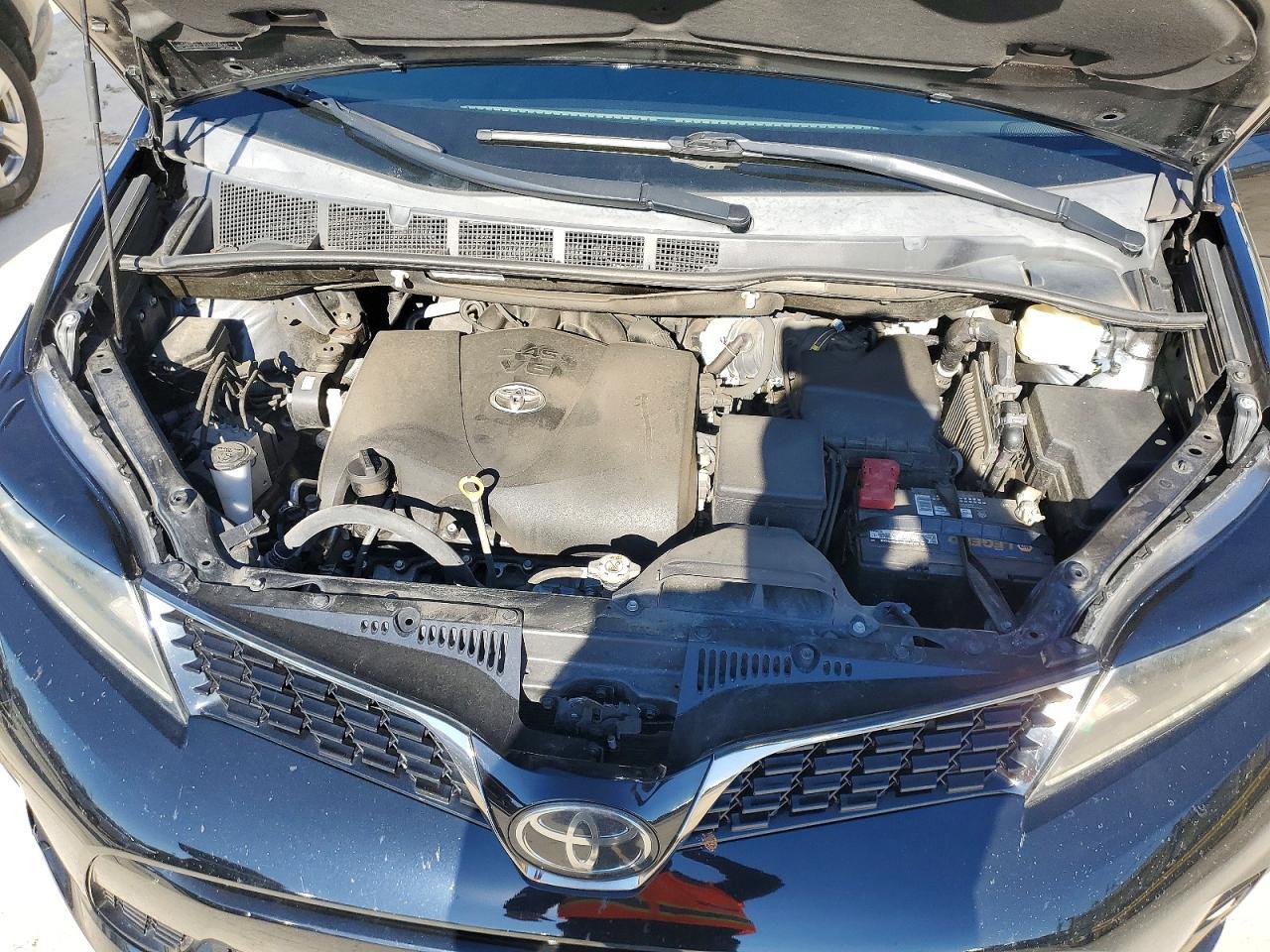 2019 TOYOTA SIENNA