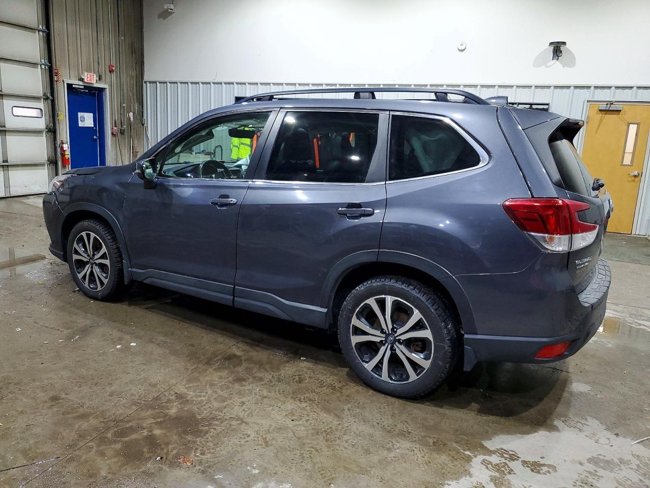 2022 SUBARU FORESTER