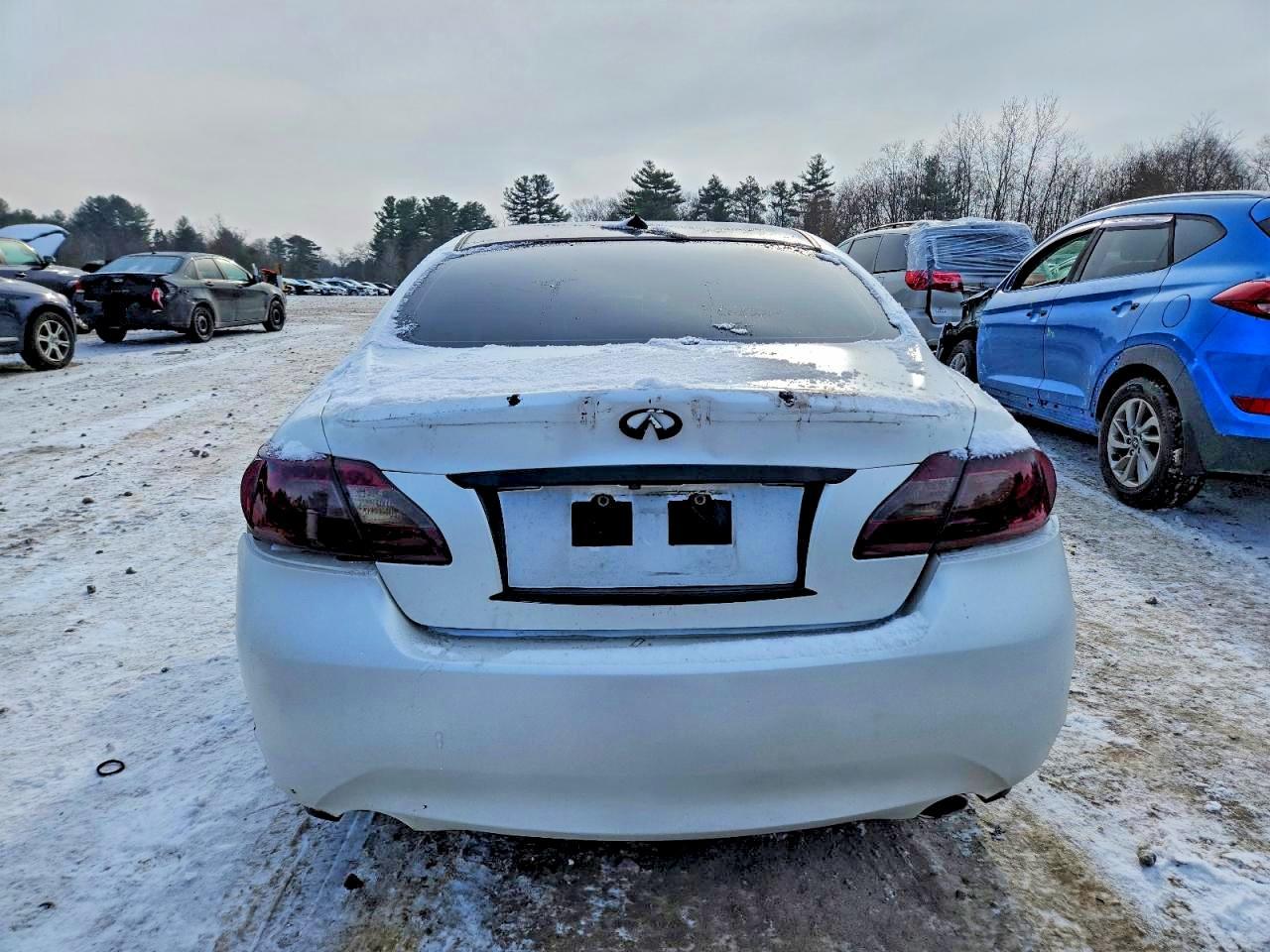 2011 INFINITI M37