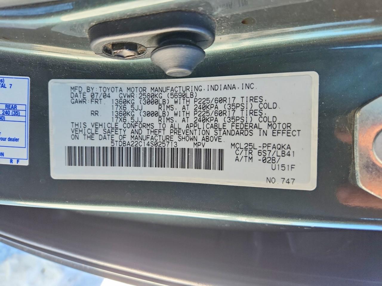 2004 TOYOTA SIENNA