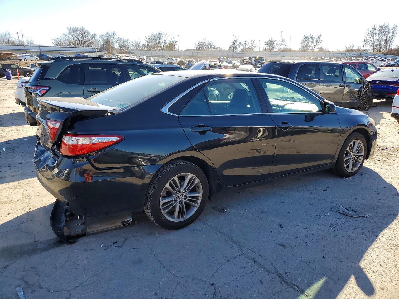 2016 TOYOTA CAMRY