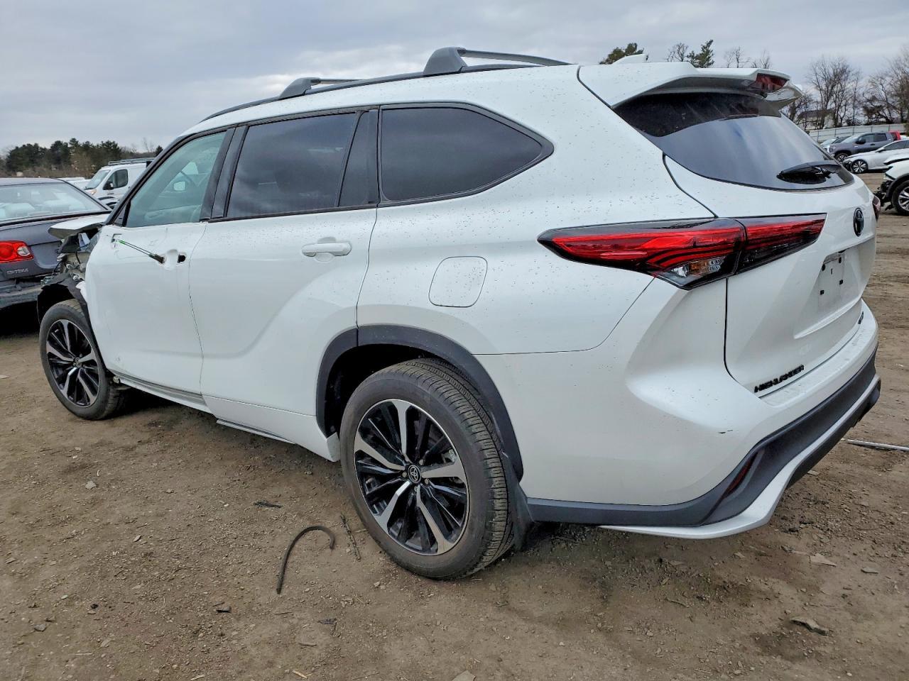 2022 TOYOTA HIGHLANDER