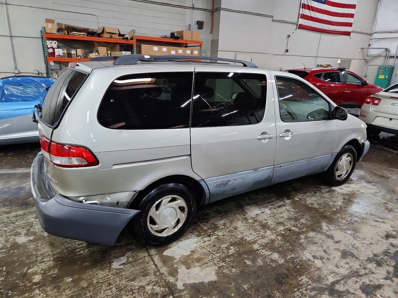 2001 TOYOTA SIENNA