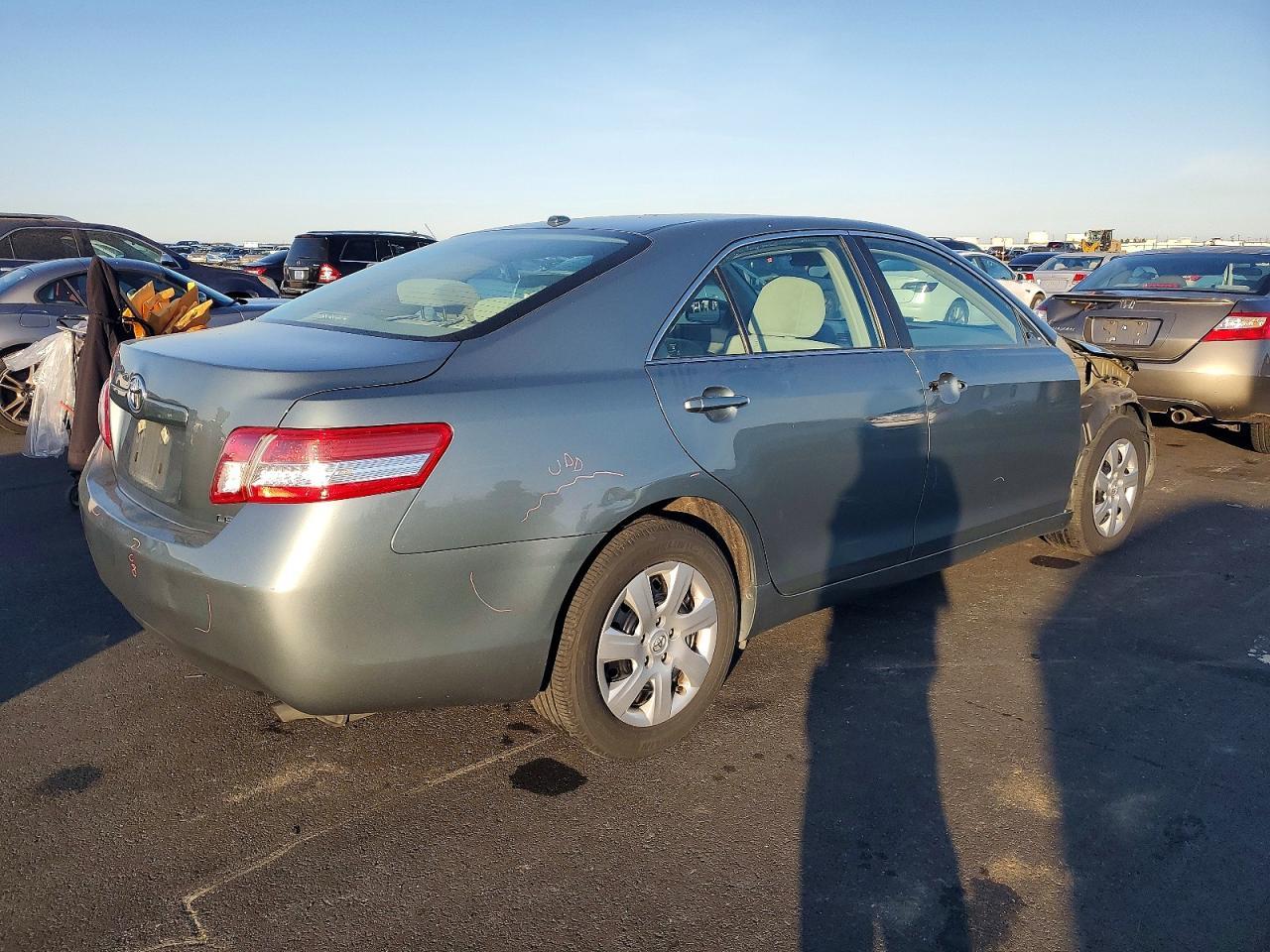 2011 TOYOTA CAMRY