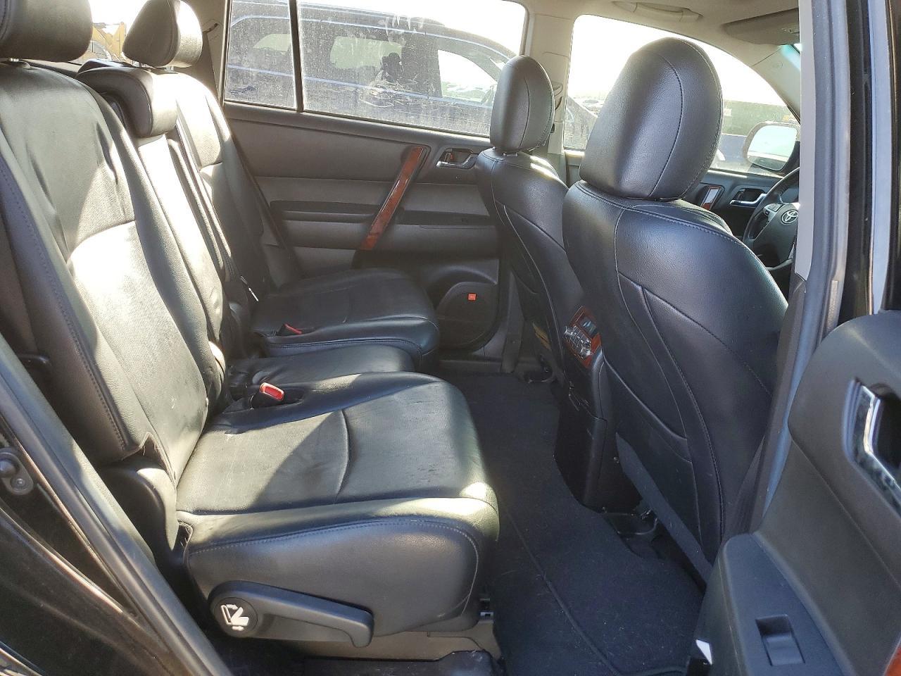 2013 TOYOTA HIGHLANDER