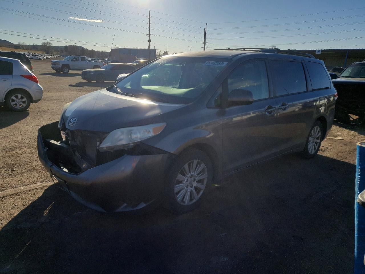 2012 TOYOTA SIENNA