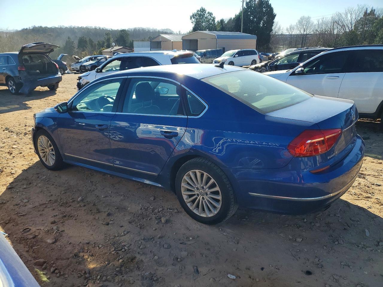 2016 VOLKSWAGEN Passat
