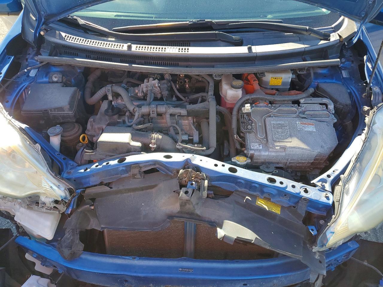2013 TOYOTA Prius c