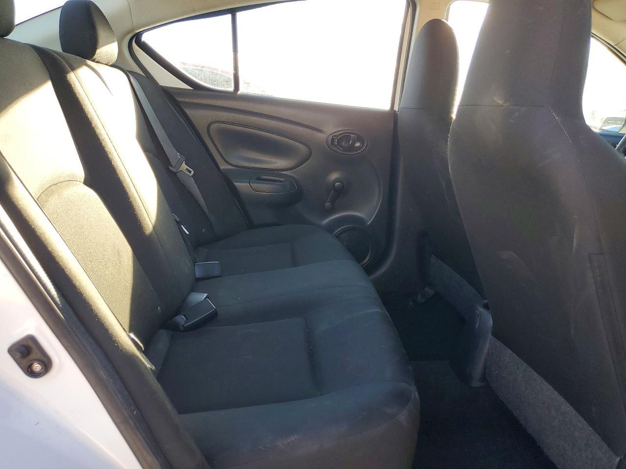 2015 NISSAN VERSA