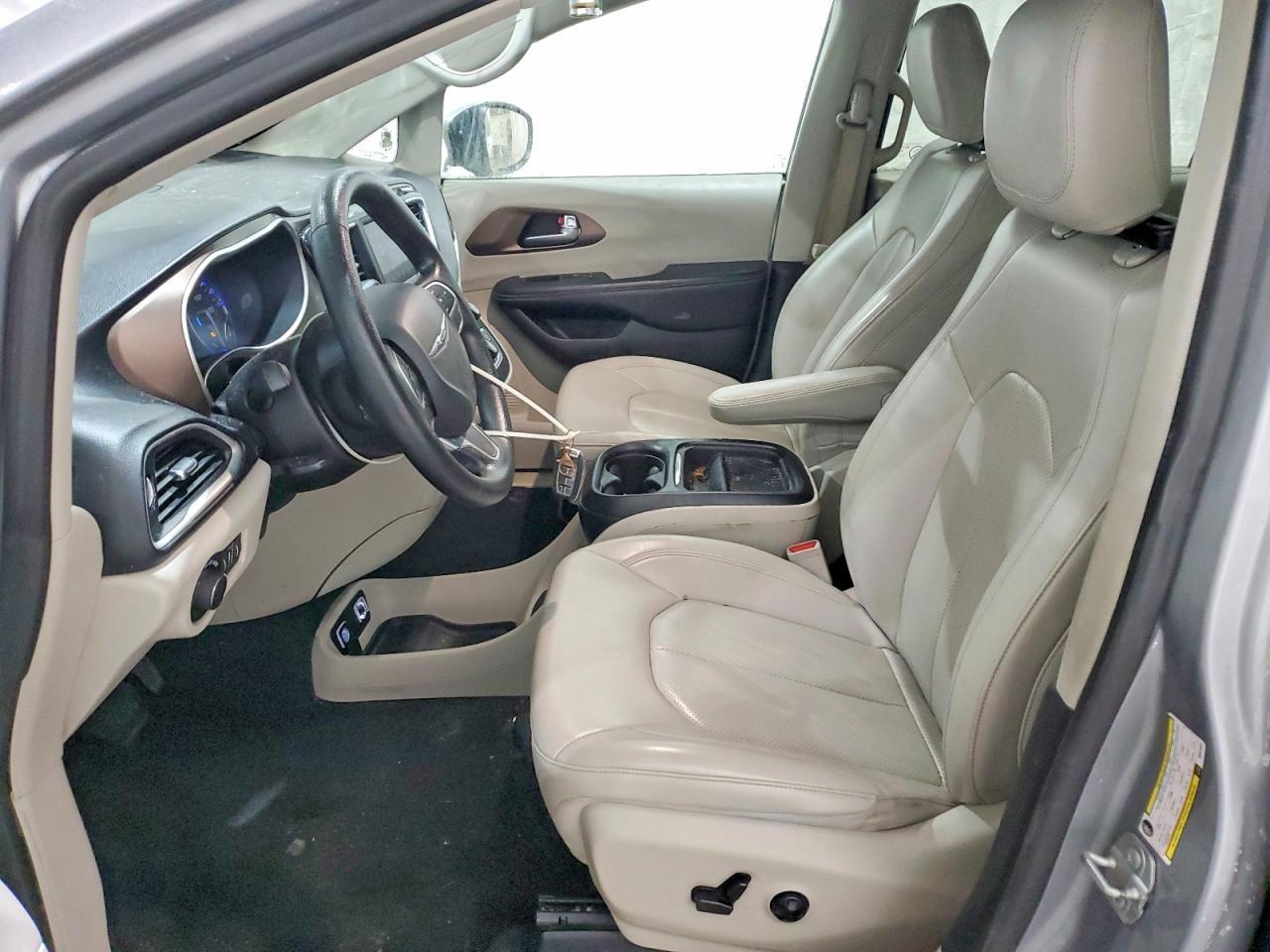 2021 CHRYSLER Voyager