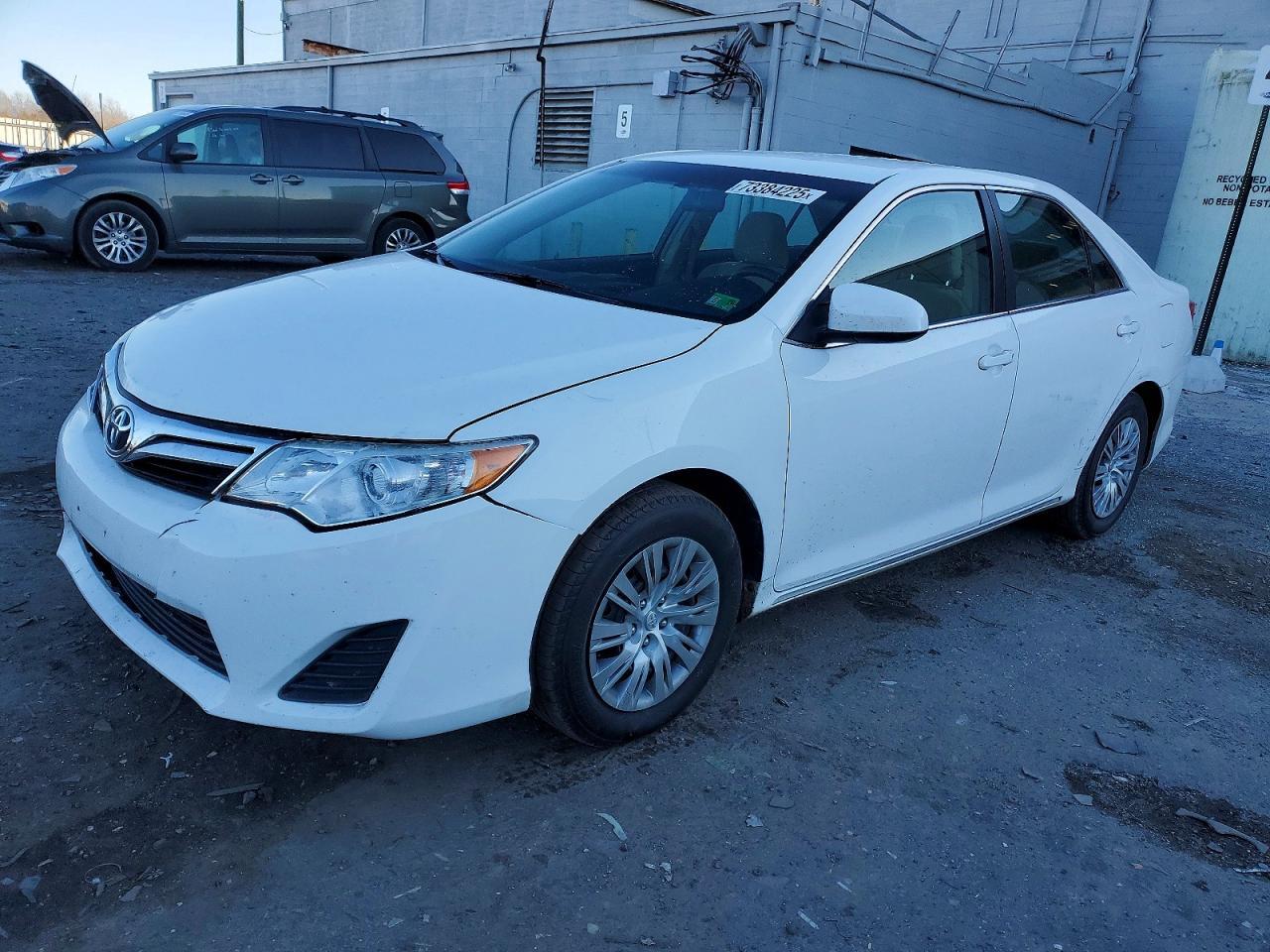 2014 TOYOTA CAMRY