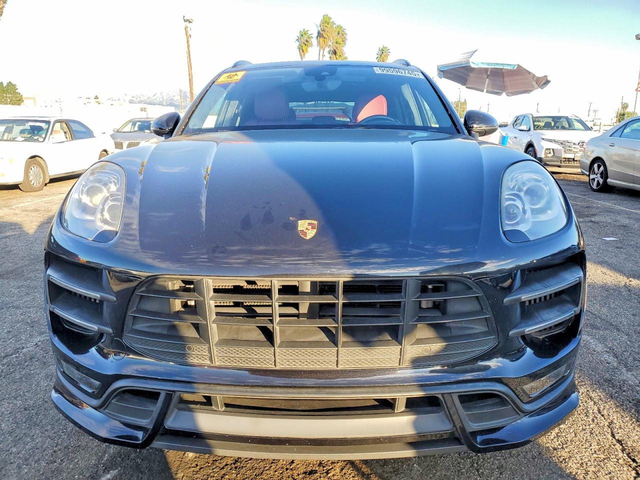 2016 PORSCHE Macan