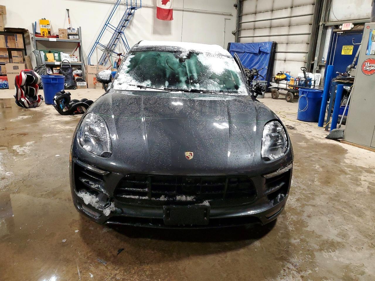 2018 PORSCHE Macan