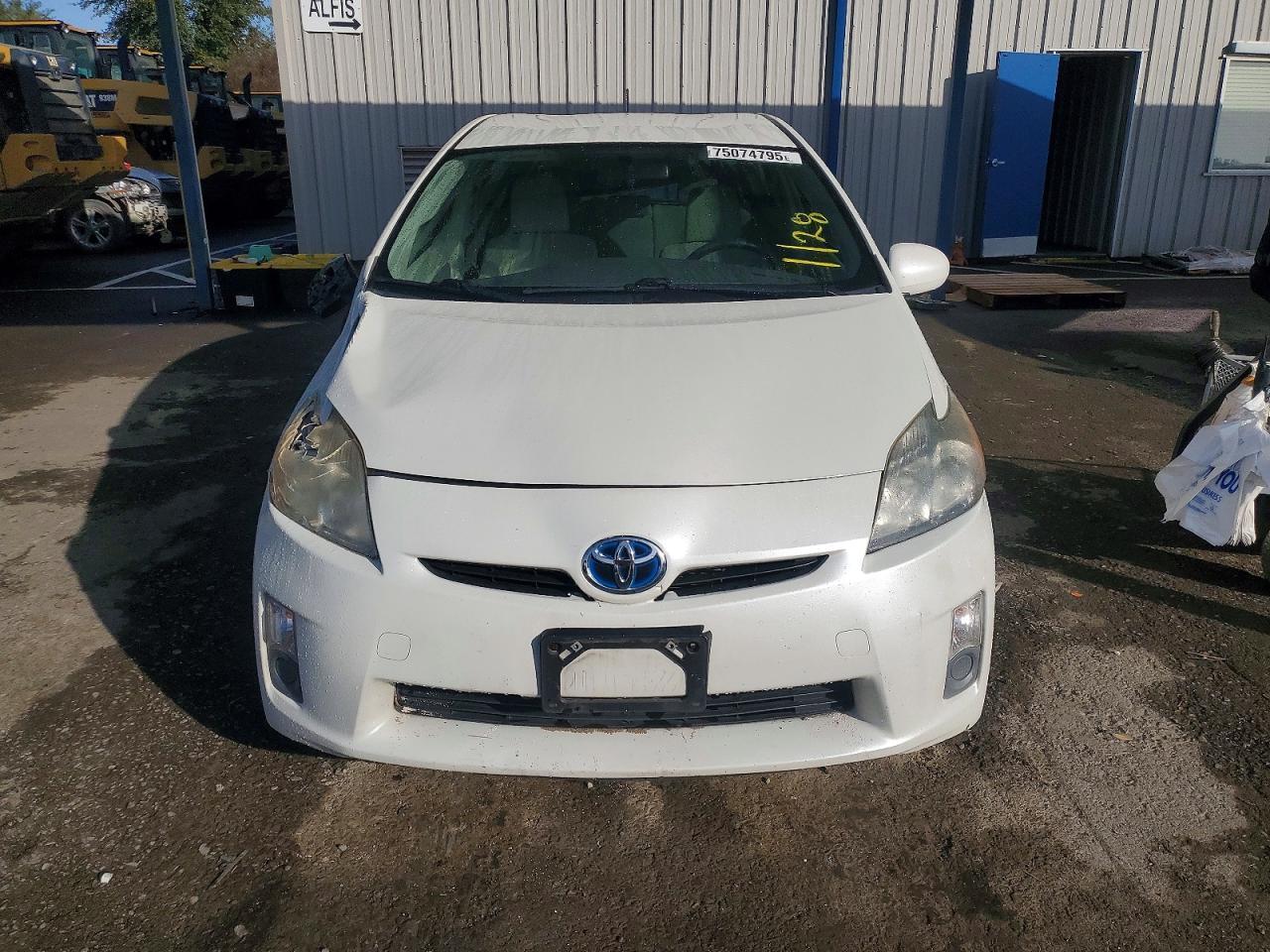 2011 TOYOTA PRIUS