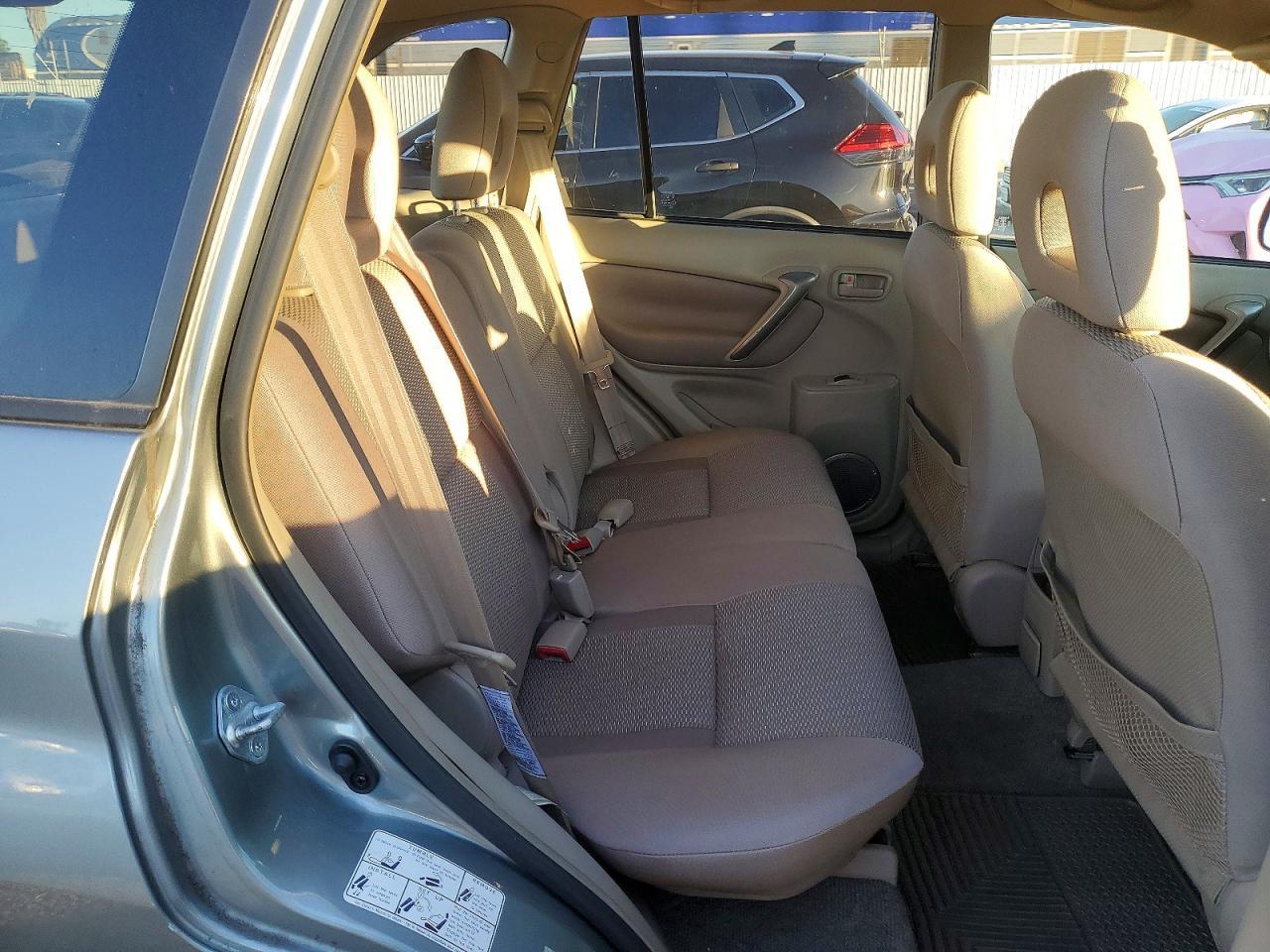 2004 TOYOTA RAV4