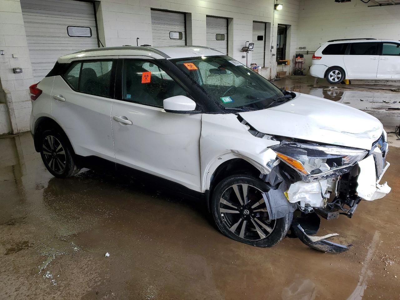 2018 NISSAN KICKS
