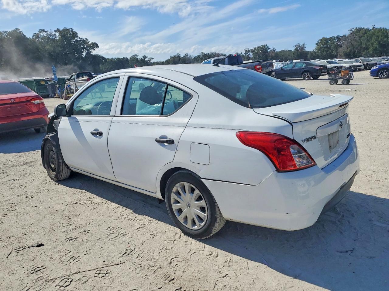 2015 NISSAN VERSA