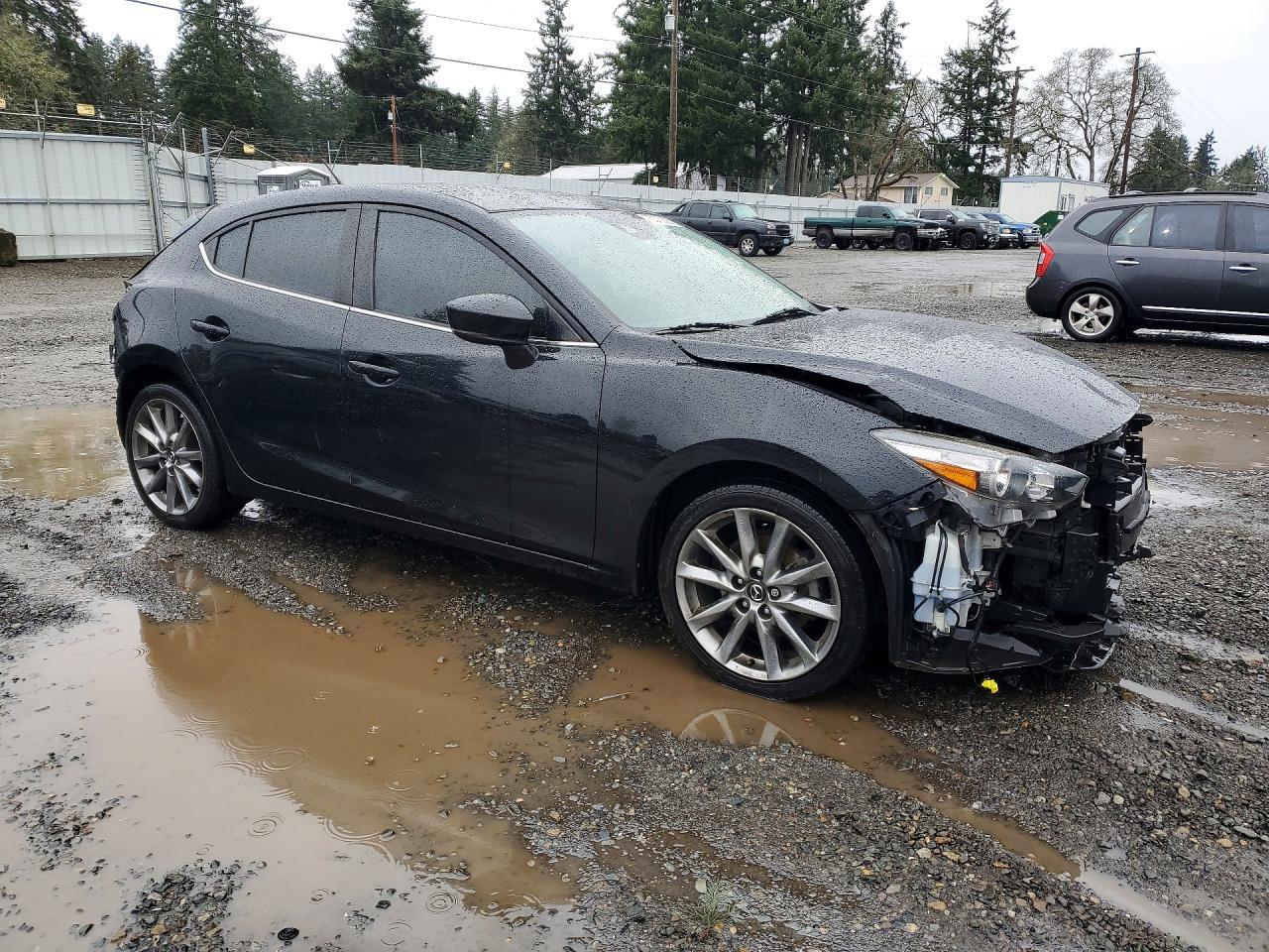 2018 MAZDA 3