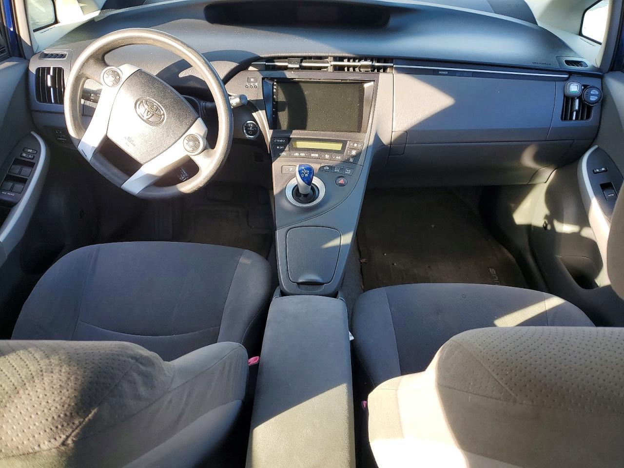 2011 TOYOTA PRIUS