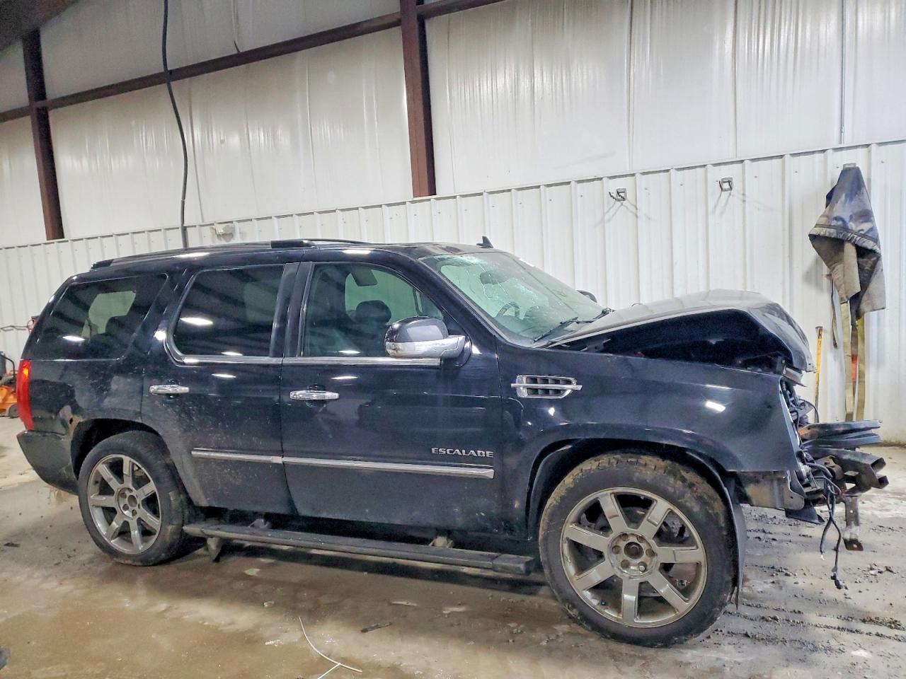 2010 CADILLAC ESCALADE