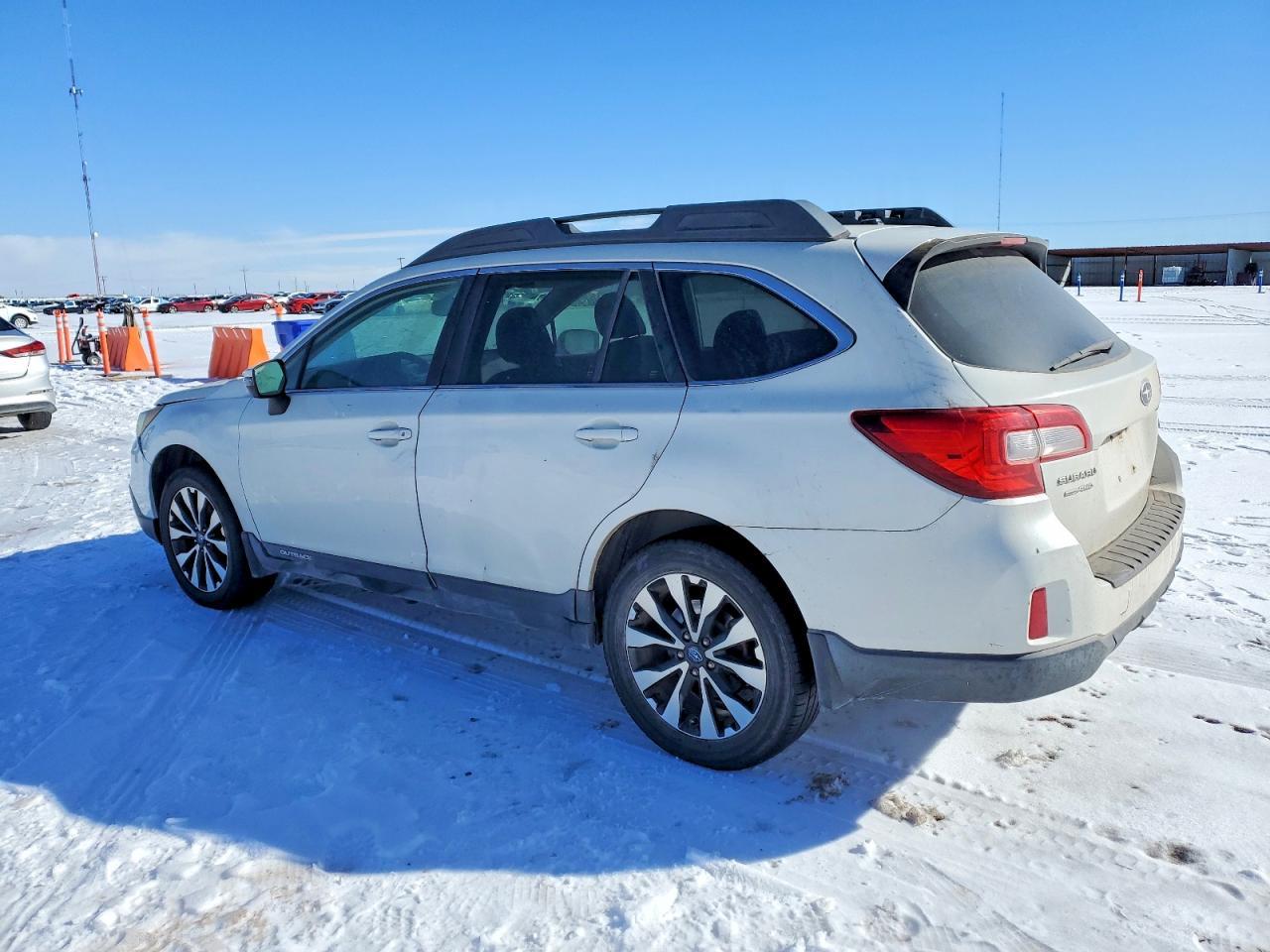 2015 SUBARU Outback