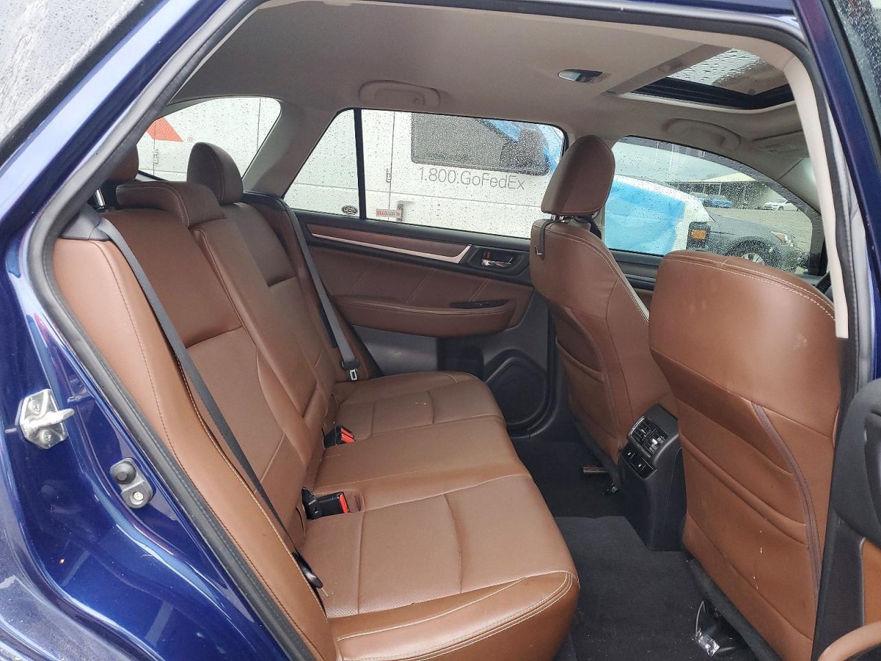 2017 SUBARU Outback