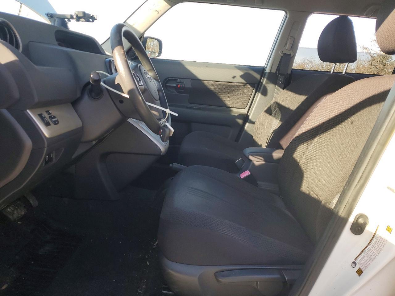 2010 TOYOTA SCION