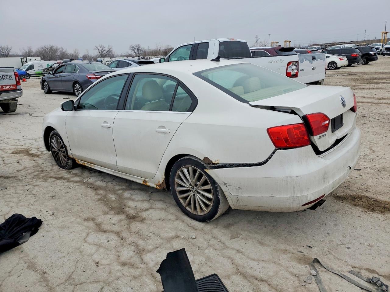 2011 VOLKSWAGEN JETTA