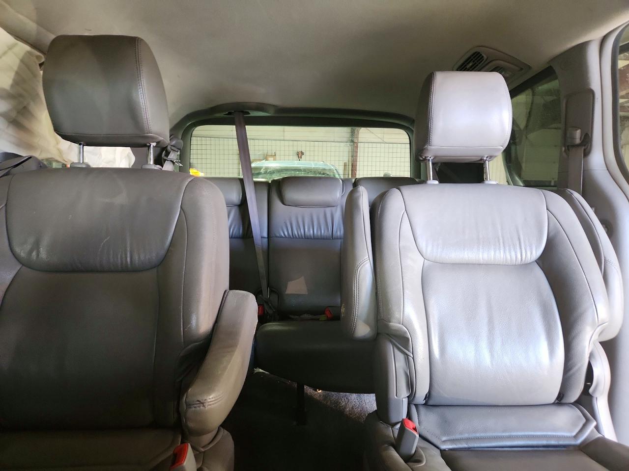 2009 TOYOTA SIENNA