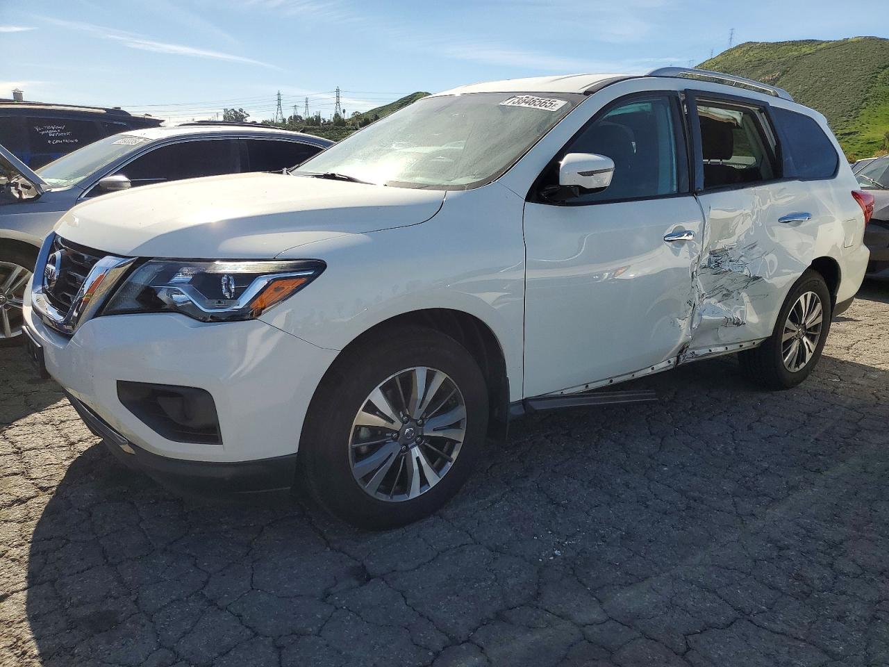 2017 NISSAN PATHFINDER