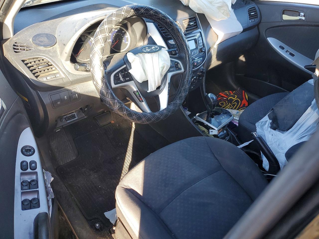 2012 HYUNDAI ACCENT