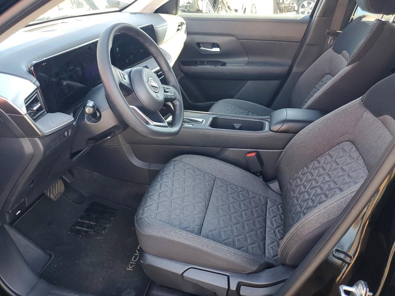2025 NISSAN KICKS