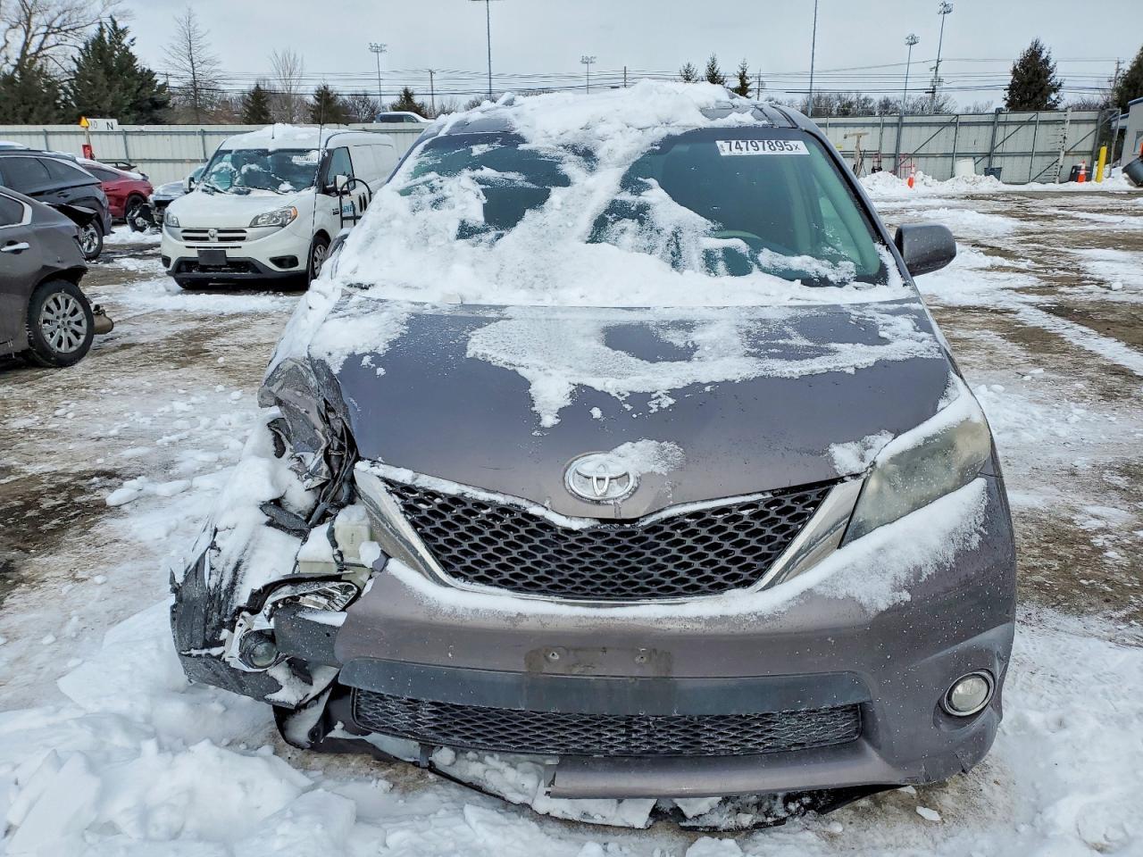 2013 TOYOTA SIENNA