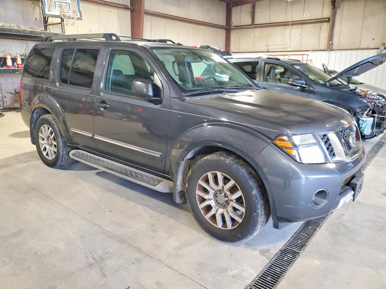 2011 NISSAN PATHFINDER