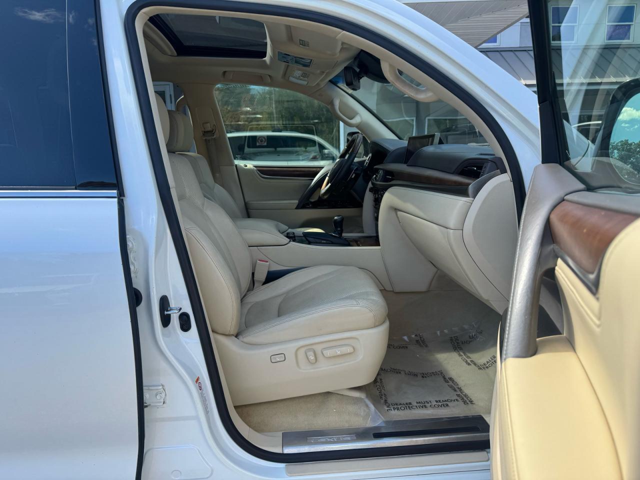 2016 LEXUS LX 570